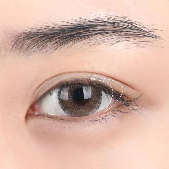 上挑眼的眼尾形状