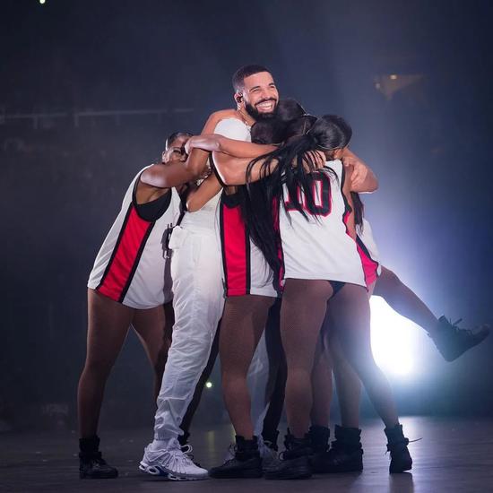 Nike Air Max Plus 演唱会定制