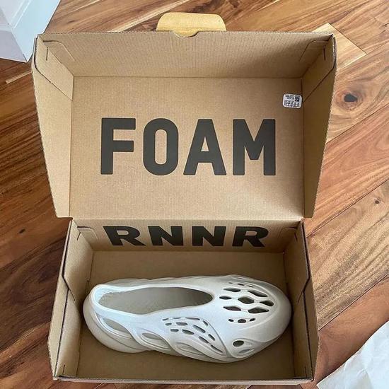 ▲Yeezy Foam Runner （Made in USA）