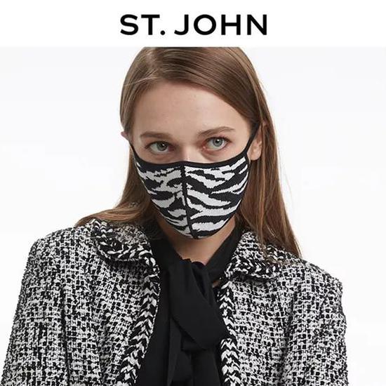 还有很多大牌也出了超时髦的口罩,比如复星时尚集团旗下高级女装品牌