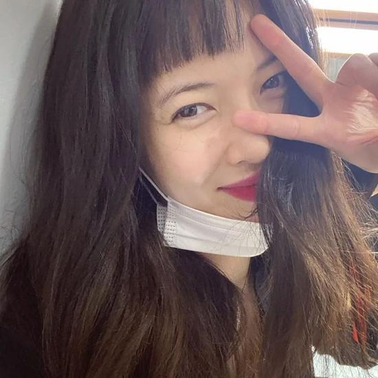 美瞳还能显白?女爱豆的上镜小心机原来是它