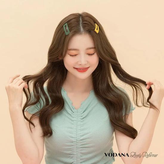 如何靠化妆变女神来看看女主任朱静都在用什么单品