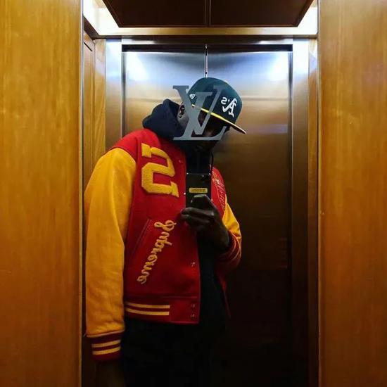 vibe风大火必备棒球外套都已经炒价过万