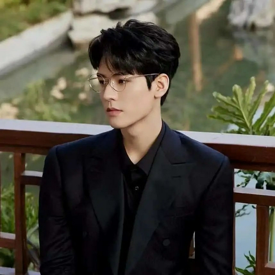 cr:明星微博、小红书