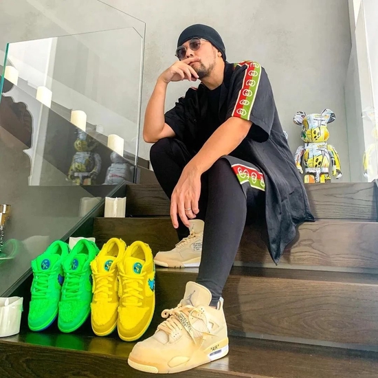 Off White™ x Air Jordan 4