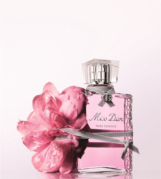 与miss Dior迪奥小姐玫影花境香水的一期一会 新浪时尚 新浪网