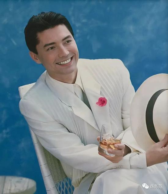 尊龙曾是亚洲第一美男出身悲惨却浑身贵族气质