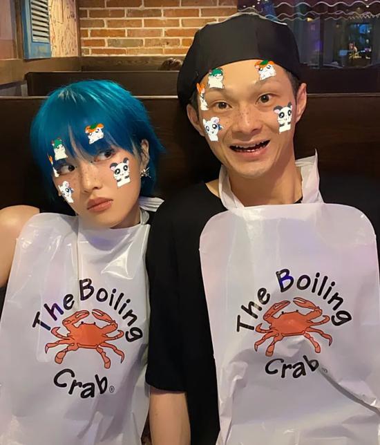 richbrian和小女友情侣间的新玩法一起美甲染发护肤