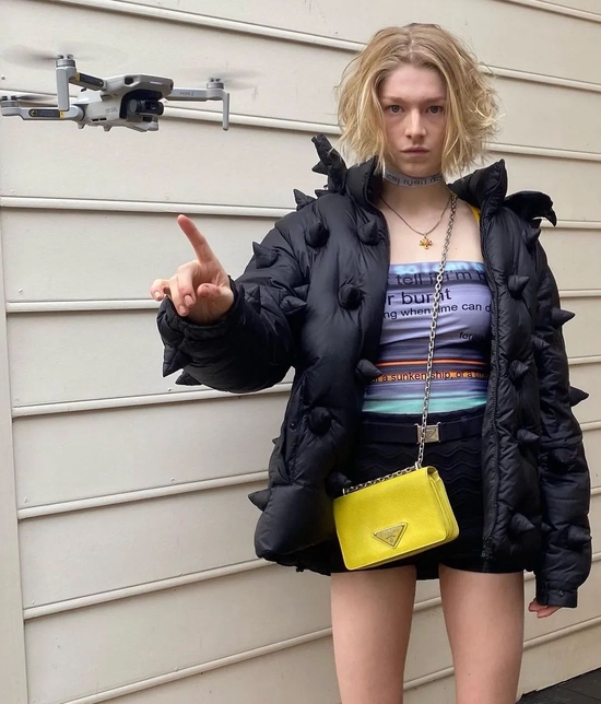 赞达亚领衔号称辣妹才能上的亢奋高中