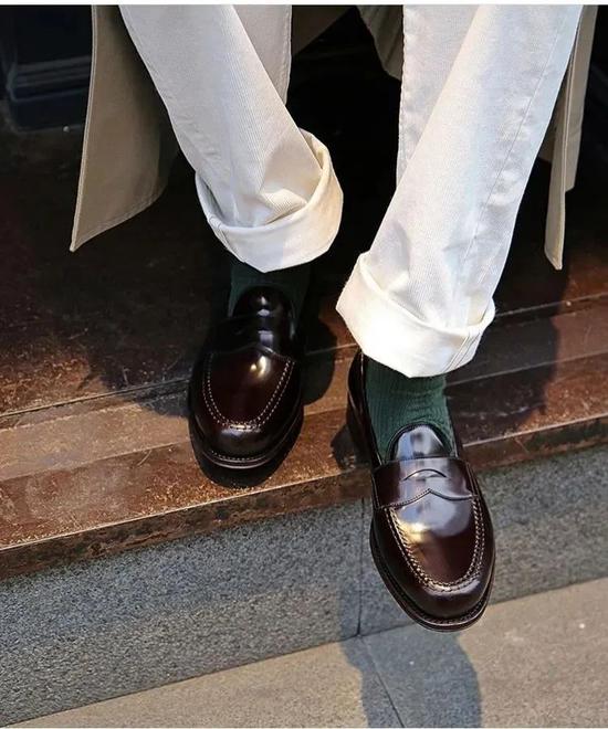 帅气的男人连脚丫子都是吸引人的