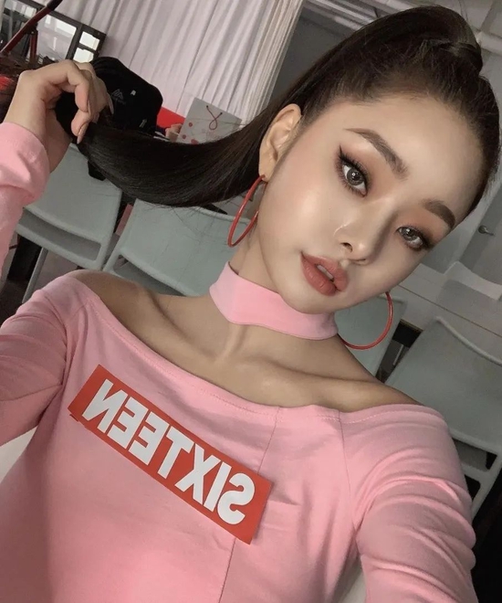 撞脸Jennie、猫系纯欲天花板？宋智雅究竟有何魅力？_手机新浪网