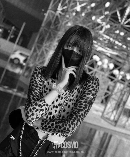 《二十不惑》的关晓彤 又穿回了“闺女风”
