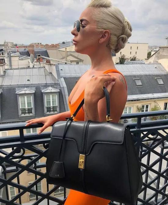 Céline近期的各种举措让业界更加肯定Hedi Slimane将不会延续Phoebe Philo时期的风格