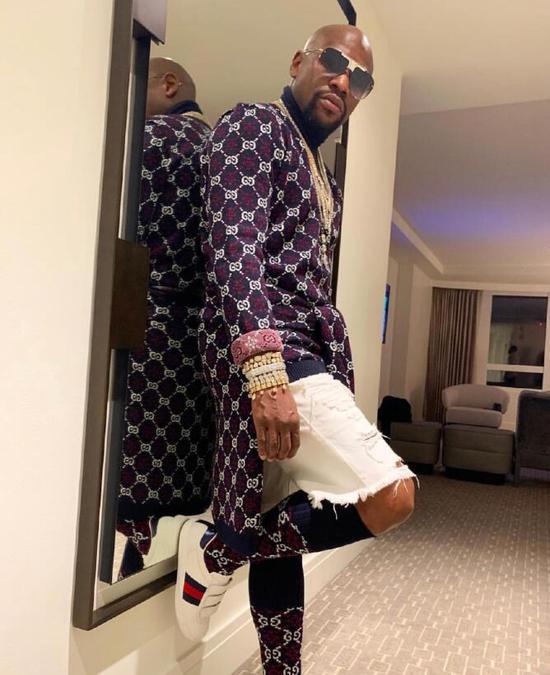 这个男人戴着396万金链子,过着"国王"般的生活|梅威瑟|土豪_新浪时尚