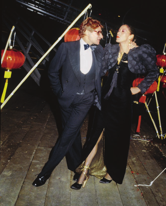 Opium 香水发布会上的Yves Saint Laurent 与 Marina Schiano,1978