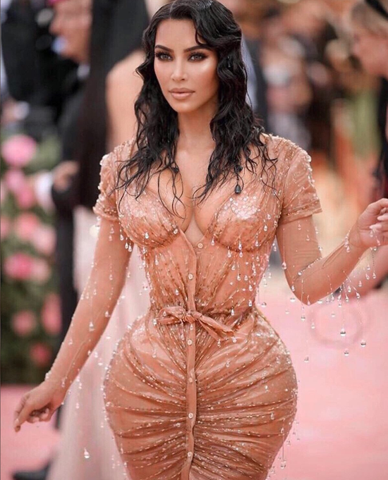  Kim Kardashian 2019 Met Gala 红毯图
