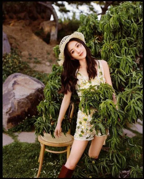 穿起来超麻烦的连体裤 它的魔力到底在哪里