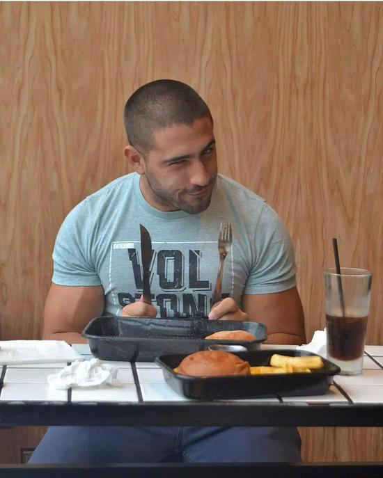 体重200斤依然可以是熊系帅哥|男模|brett morse|熊系帅哥_新浪时尚