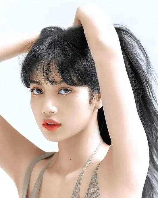 不会吧不会吧 还有人不知道用腮红修小脸超美