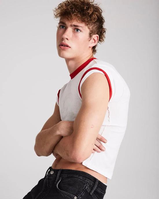 他绝对是2020年最红的德国男模