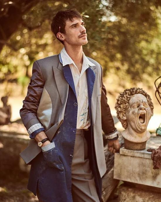 他社交媒体几年都不更新 这次居然更新了封面|封面|clement