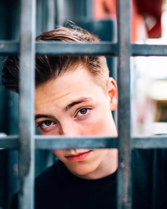 席卷全美的新生代高颜值男团每一个都很有型