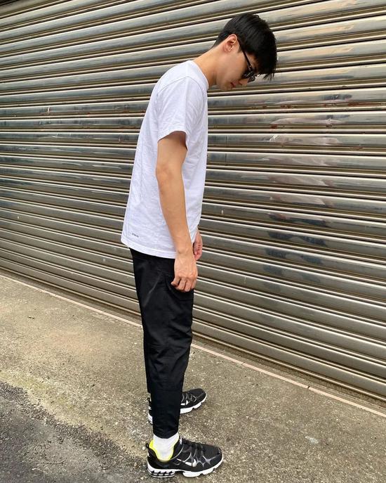 sacai x nike vaporwaffle施柏宇上脚了几双近期发售的热门话题之作