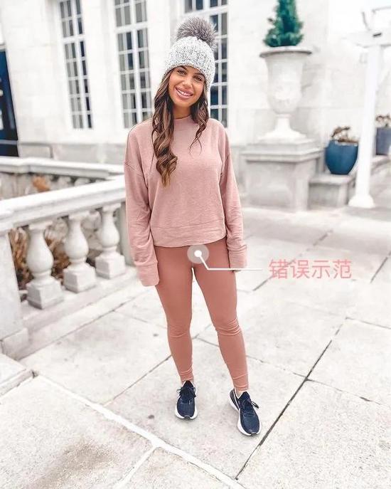 用白t修饰大腿赘肉  和"骆驼趾"byebye卫衣 leggings如果你有一点