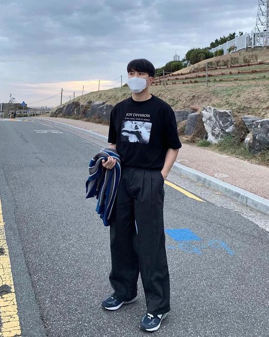 夏天穿t恤太单调了衬衫叠穿才是潮流大神