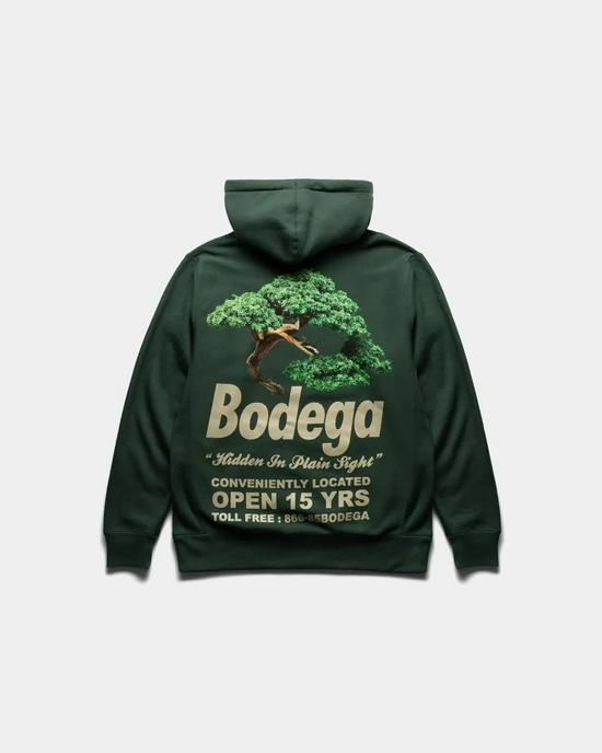 Bodega x Pleasures绿色印花Tee和盆栽卫衣