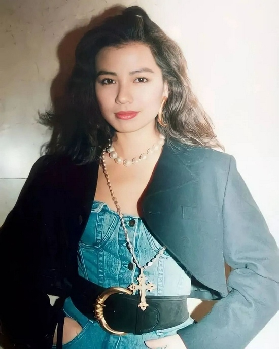 90年代的港风穿搭今天看起来真时髦啊