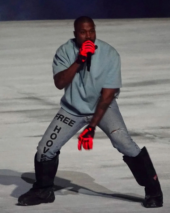  Larry Hoover Benefit Concert | Via Instagram #kanyedrakelive