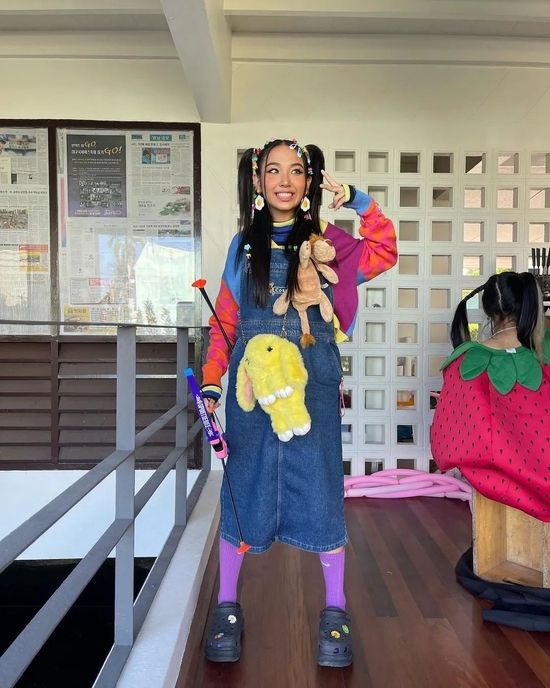 除了lisa就是她这个登上科切拉舞台还和王嘉尔是好友的泰国rapper到底