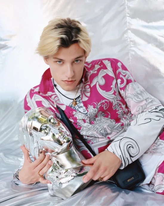 jonbonjovi的儿子拍范思哲广告了