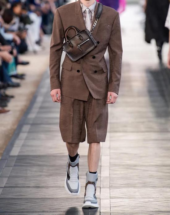 怎么吸引3型夏季如何驾驭短裤 才能吸引姑娘们的目光？_https://www.jmylbn.com_新闻资讯_第22张