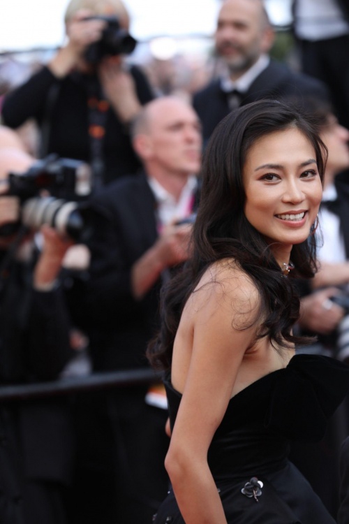 王欣雨身着liulisiparis高定亮相75届戛纳红毯