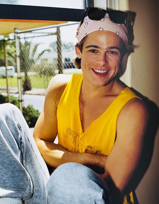 brad pitt谈及到了近几年来远离聚光灯的故事,并表示这是一个属于年轻