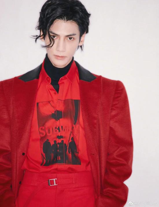 他们的眉毛居然会"演戏"