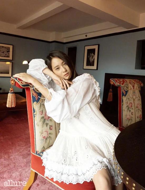 渣女穿搭out 今夏最飒的搭配居然是魔女风