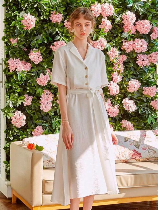 渣女穿搭out 今夏最飒的搭配居然是魔女风