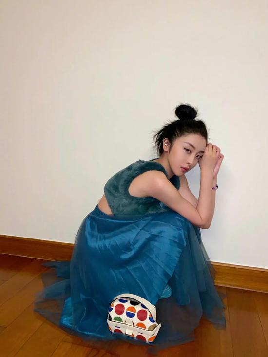 带你揭露明星穿搭 走在时尚前沿的波点