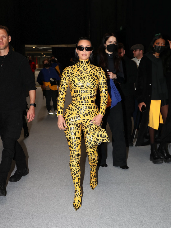 Kim Kardashian 现身 Balenciaga 秀场