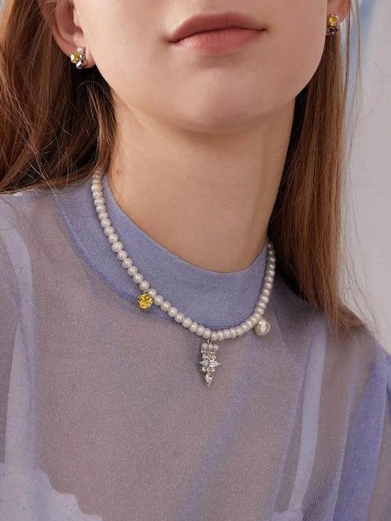 jennie的珍珠项链那么多 为什么硬要戴"妈妈款"这一条