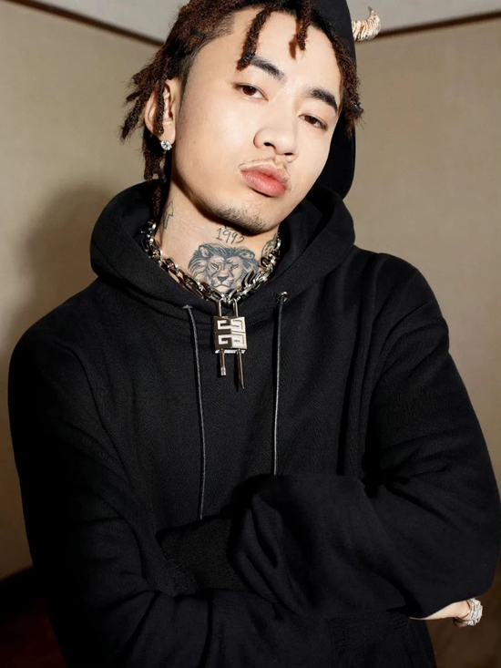 凭什么吸引易梦玲马思唯造型穿搭帅在哪街头潮男穿搭指南