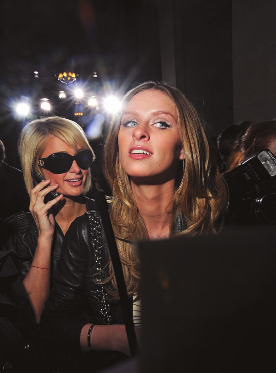  Paris Hilton 与 Nicky Hilton，2009