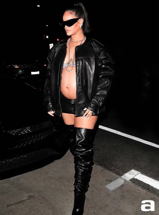 美国歌手 Rihanna 演绎 Alexander Wang