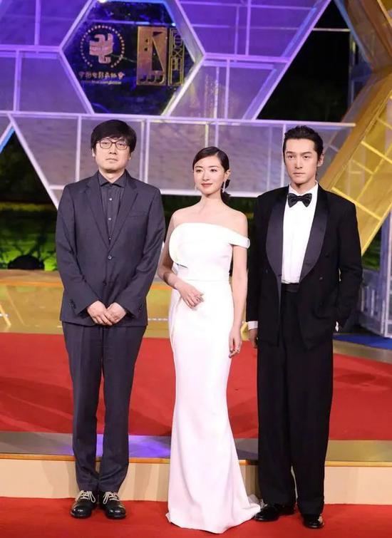 回顾万茜的20个绝美时刻 气质好不只靠长相