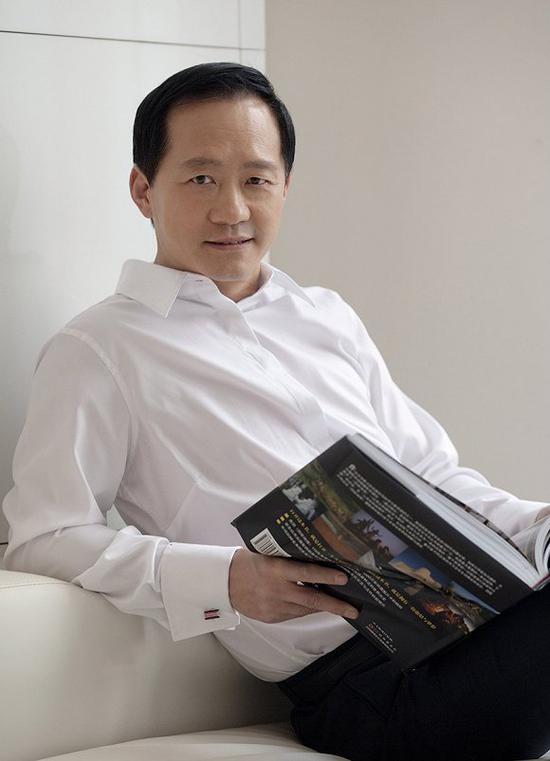 界面时尚芭莎母公司时尚集团董事长刘江突发疾病去世享年62岁