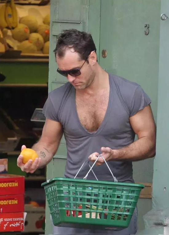 裘德·洛(阿不思·邓不利多饰演者)