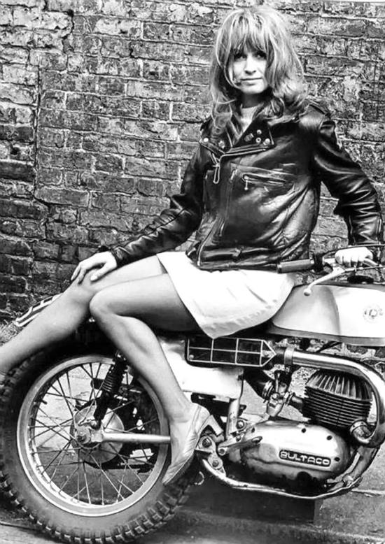 Girl on an old motorcycle: Post your pics! | Page 1612 | Adventure Rider